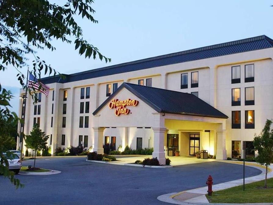 Hampton Inn Уинчестер Экстерьер фото