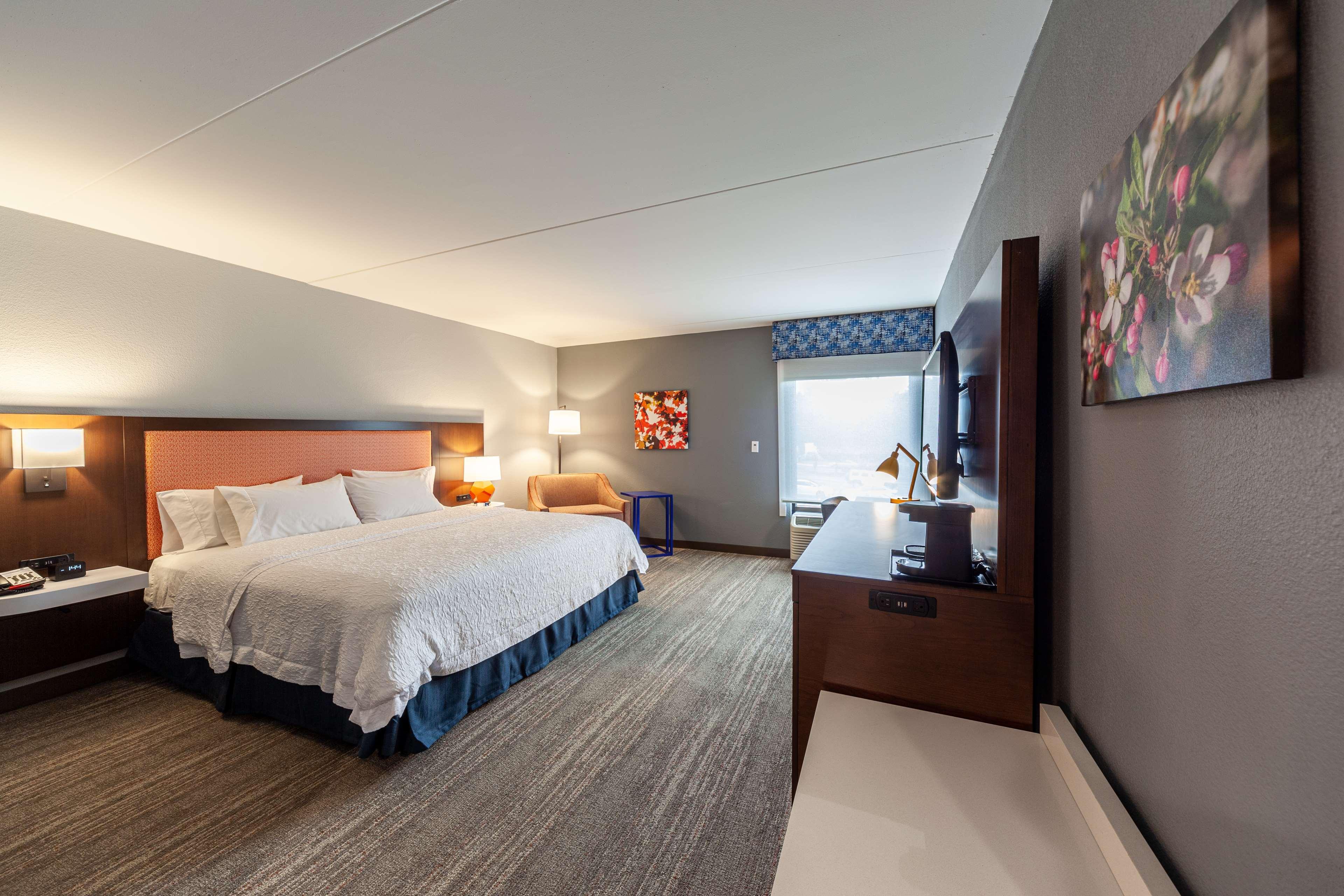 Hampton Inn Уинчестер Экстерьер фото