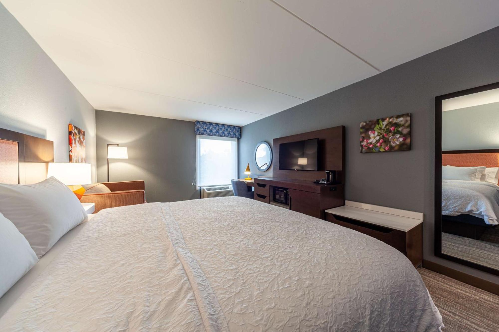 Hampton Inn Уинчестер Экстерьер фото