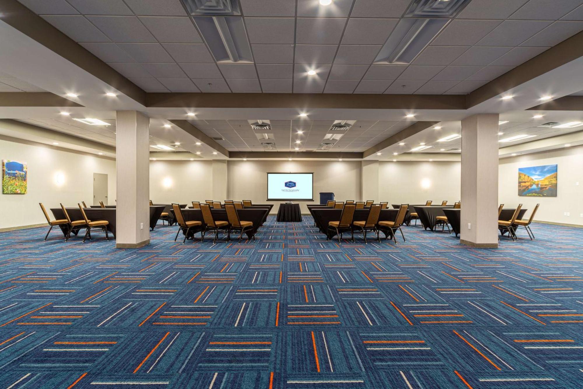 Hampton Inn Уинчестер Экстерьер фото