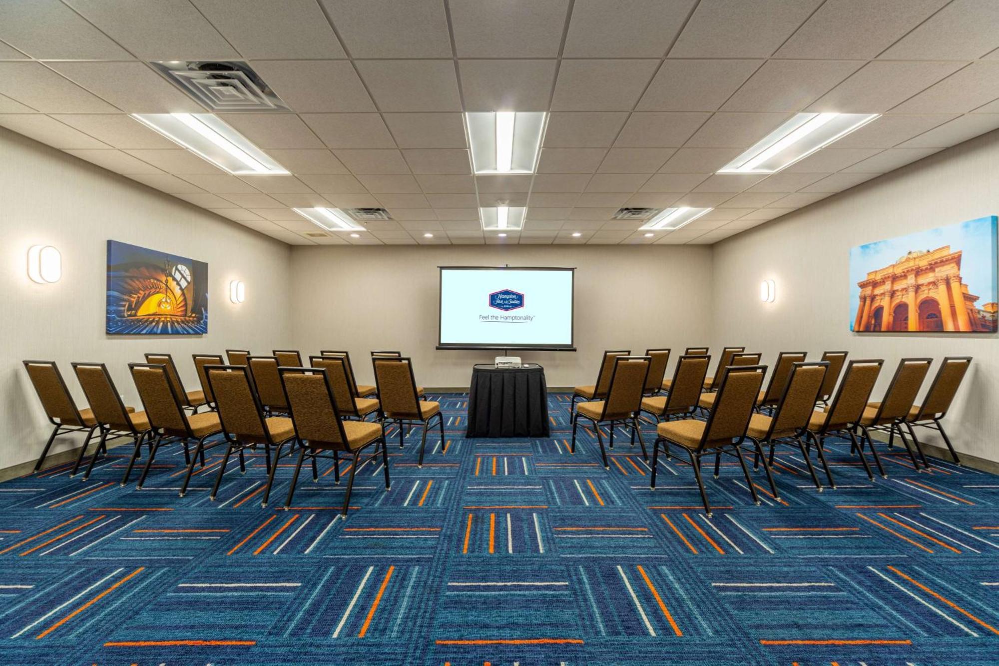 Hampton Inn Уинчестер Экстерьер фото